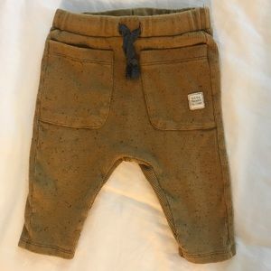 Zara baby pants 6-9m